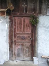 PORTE TYPIQUE SAVOYARDE - JPEG - 107.7 ko